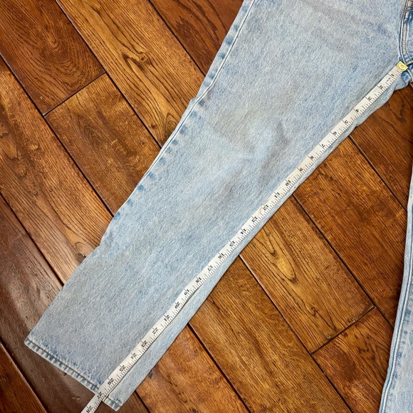 Levi's Wedgie Straight Light Wash Ankle Jeans - Picture 12 of 13